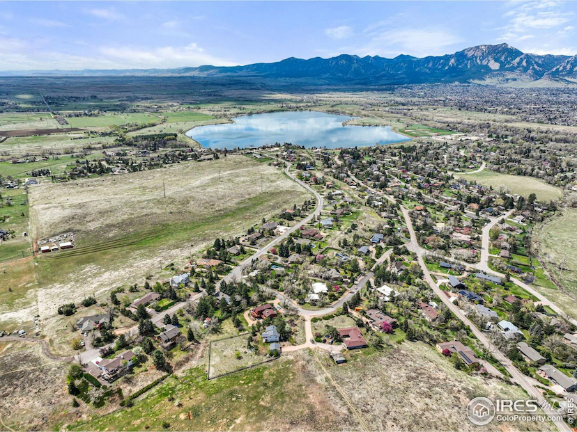 1372 Glacier Place