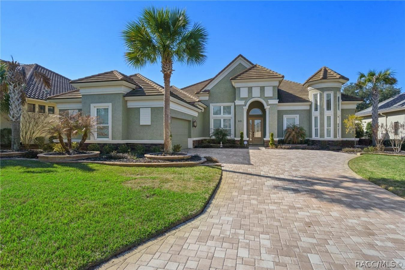 835 N Hunt Club Drive