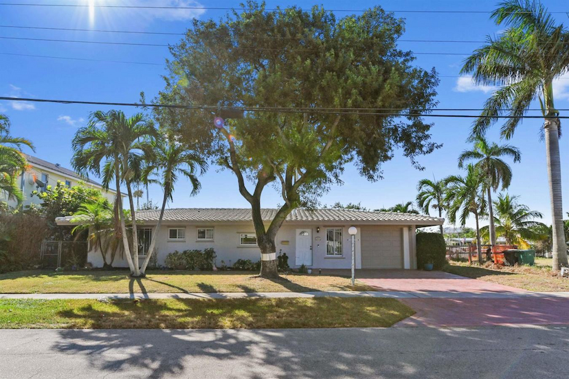 2710 NE 48th Court