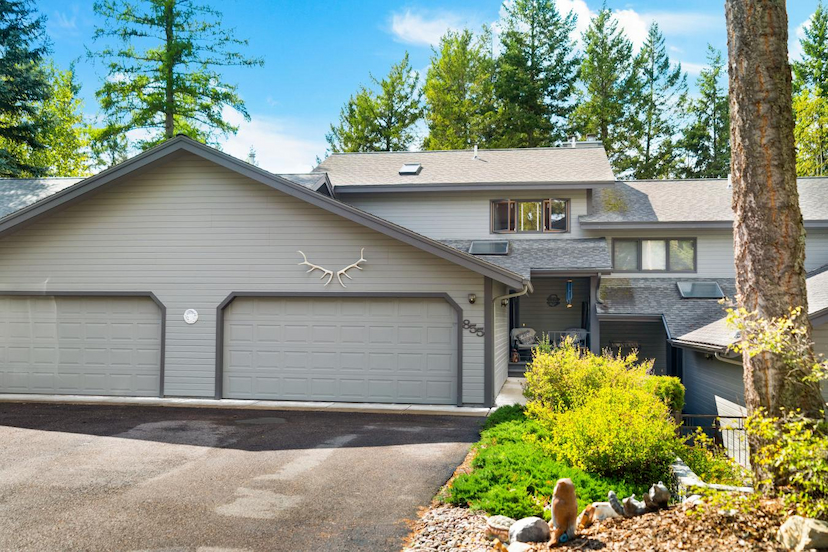 Indulge in upscale living  on the 13th Fairway!