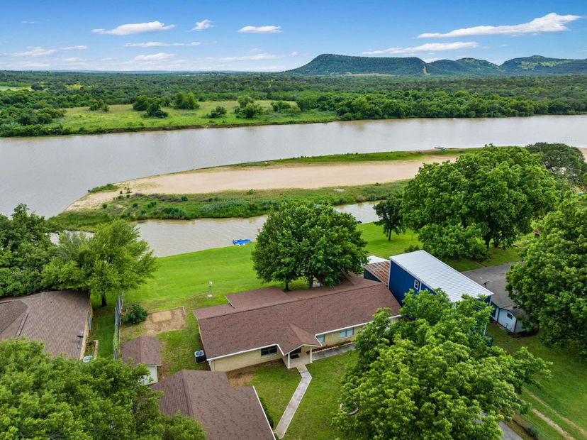 3308 River Oaks Drive