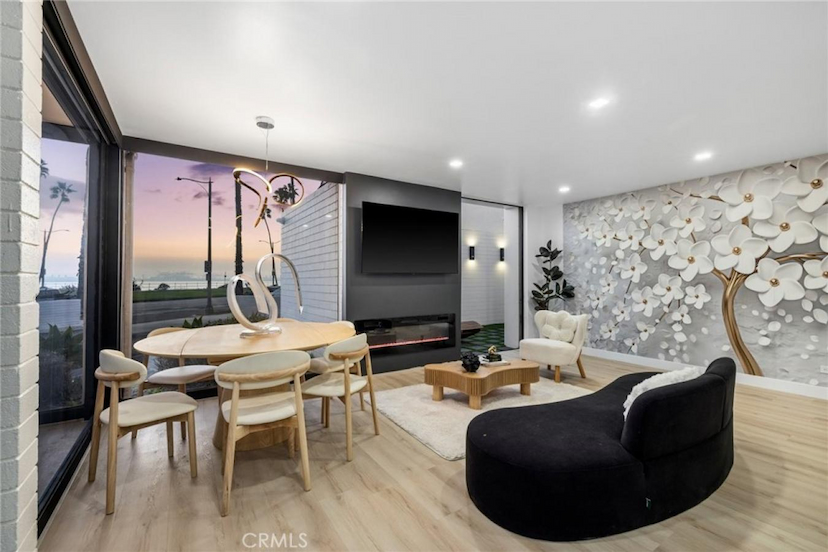 2999 E Ocean Boulevard 110