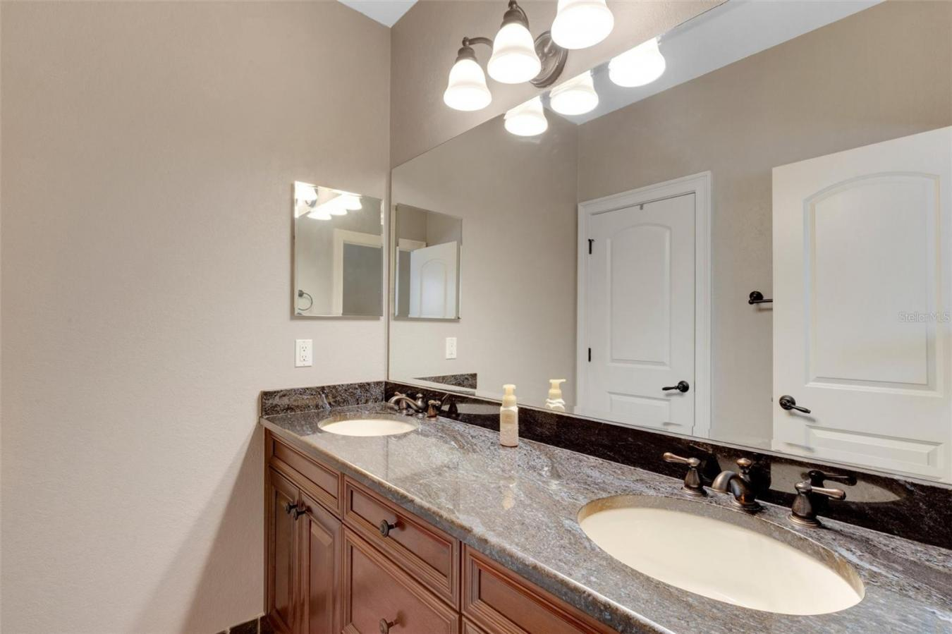 property-image-35