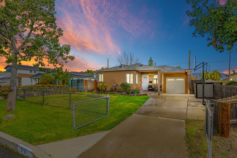 Quintessentially Charming Burbank Home!