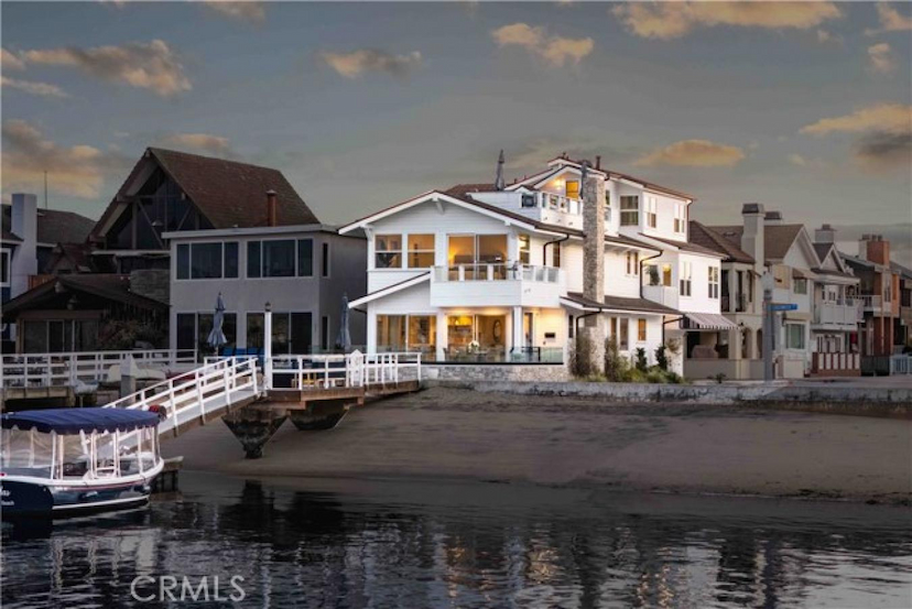 207 Edgewater