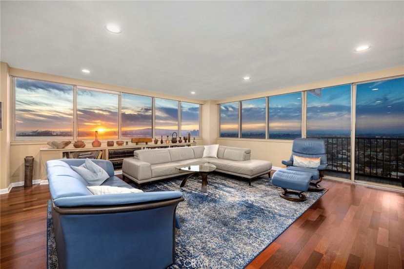 2999 E Ocean Boulevard 1730
