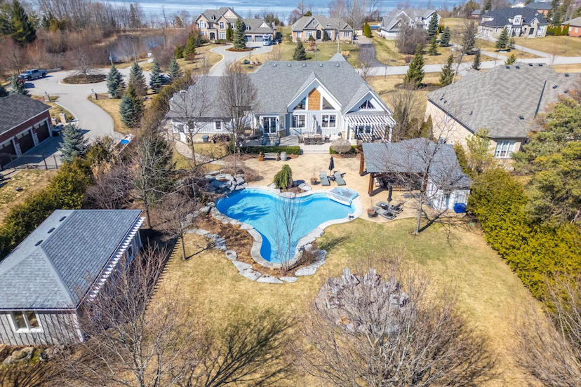 3 WOLFORD COURT
