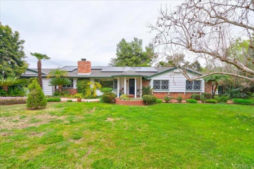 1170 Rising Hill