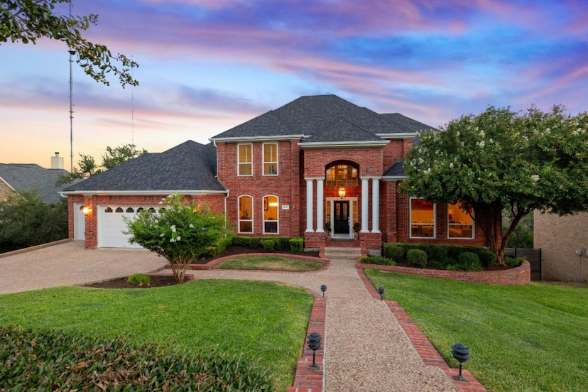 2807 Round Table Road
