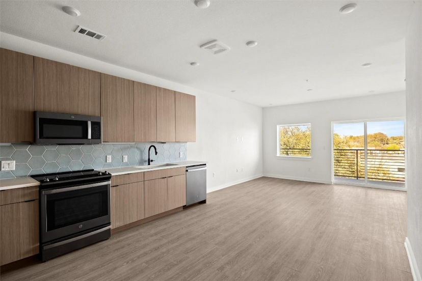 4802 S Congress Avenue 420