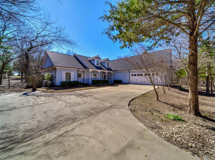 227 Pecan Hollow