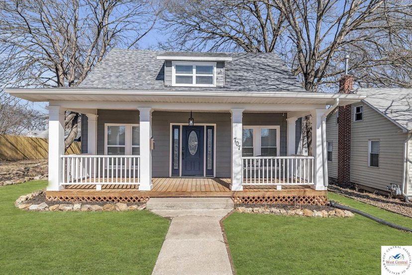 707 E 11th
