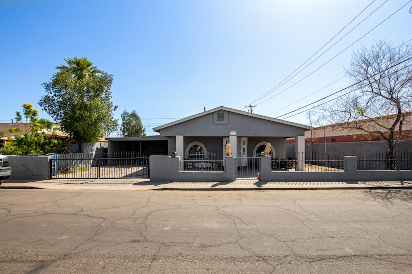 1611 N 37TH DRIVE