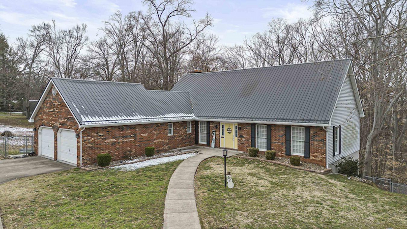 2504 Oaklawn Court