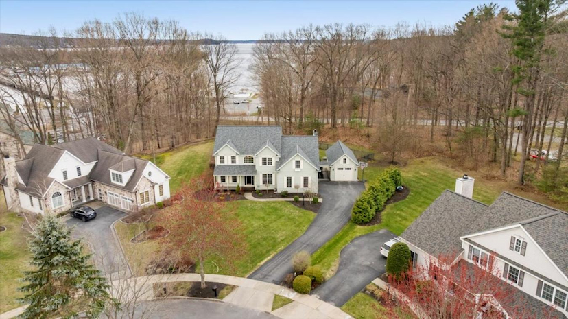 Elegant Lakeside Living in Regatta View