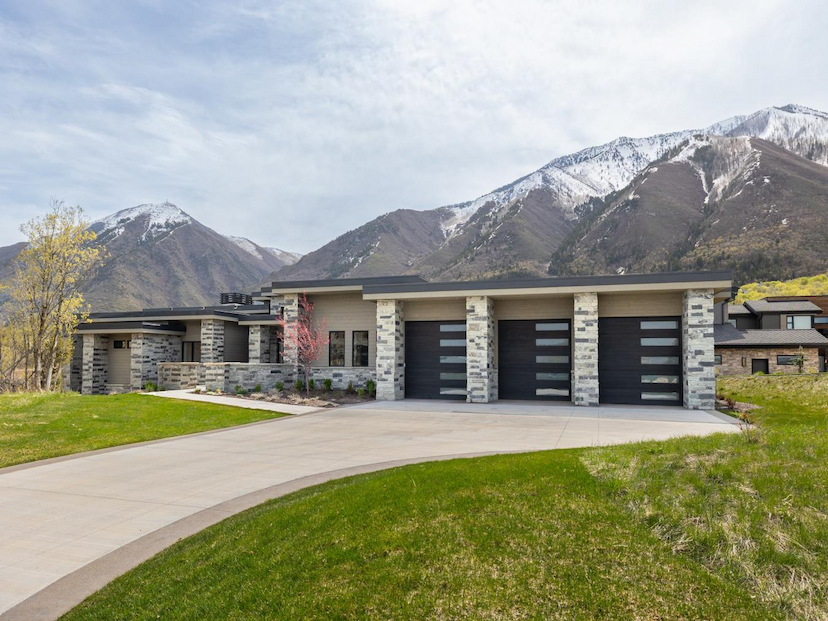 897 S Summit Creek Drive