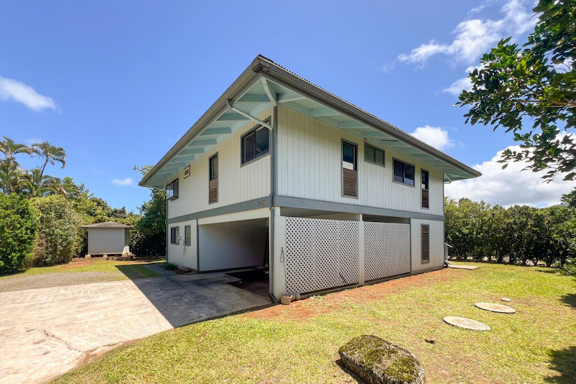 2471 LILIUOKALANI STREET - Majestic Mountain Views