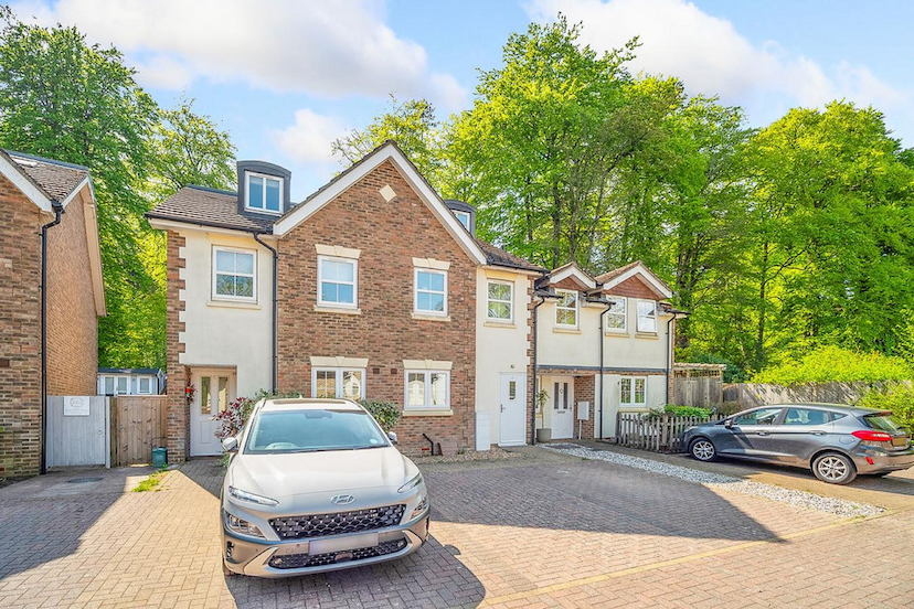 Woodlands Place, CR3