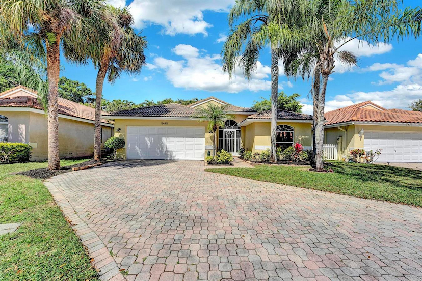 5445 Grande Palm Circle