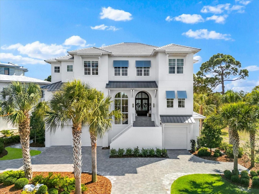 885 SEAVIEW CIRCLE #20