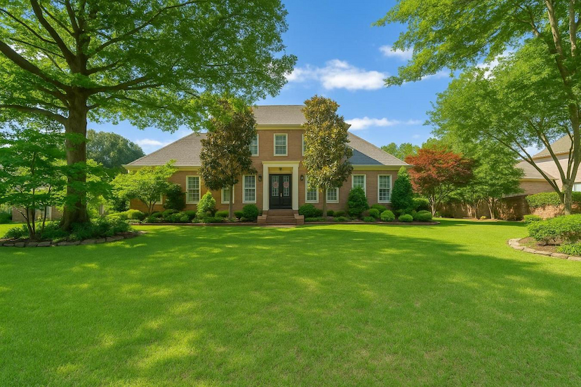 9245 FOREST ESTATES