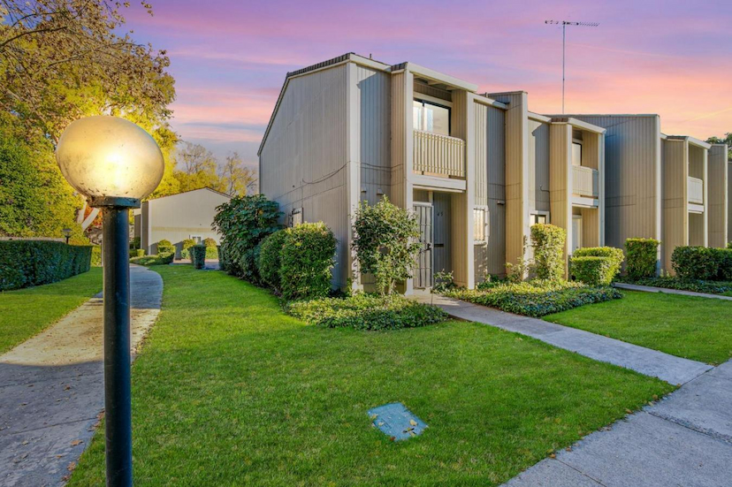 45 Derow Court