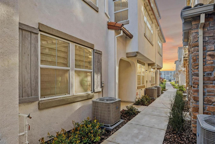 2946 Valbonne Walk