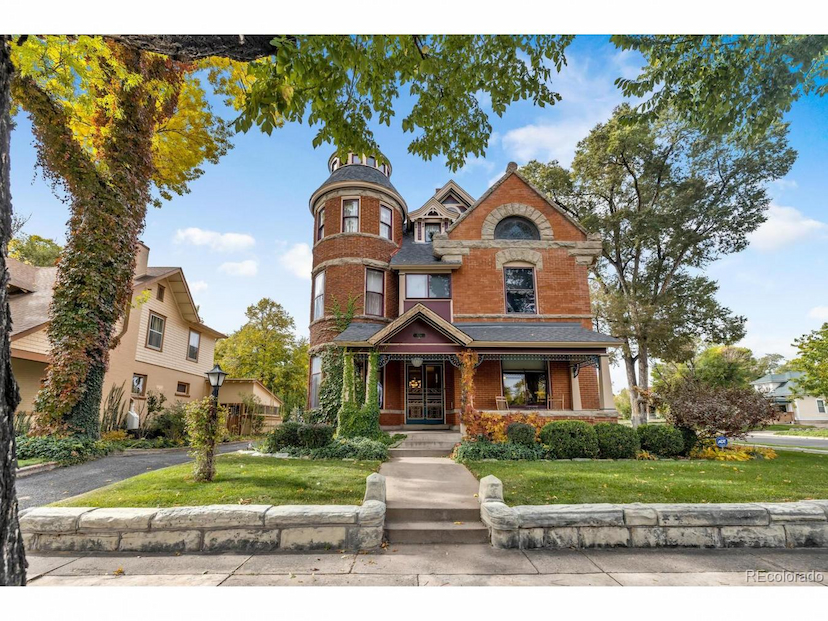 326 W Pitkin Avenue
