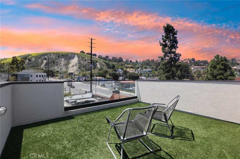 24444 Hawthorne Boulevard 108