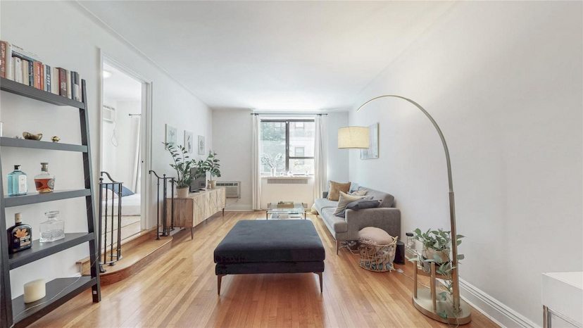 Welcome to 420 Central Park West #2B