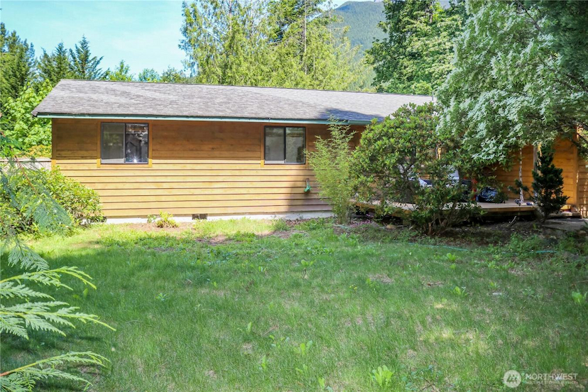 Large North Bend Rambler