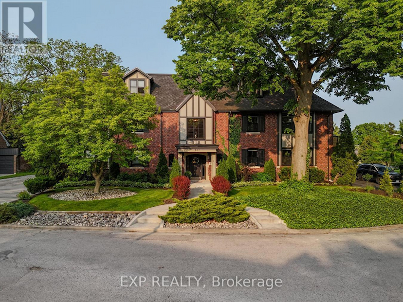 4 - 130 WINDSOR CRESCENT