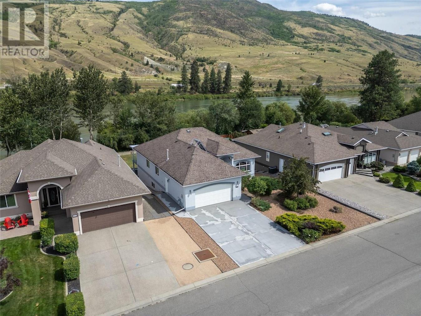 3727 OVERLANDER Drive