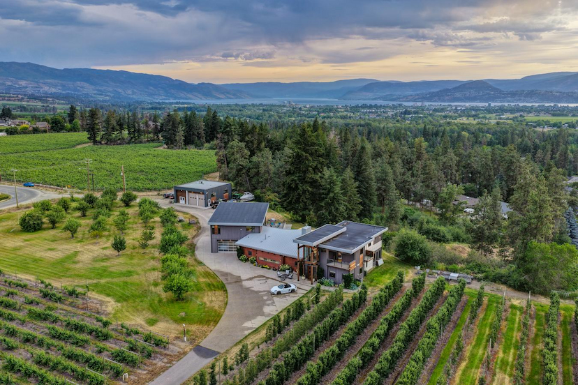 Stunning Lakeview Acreage