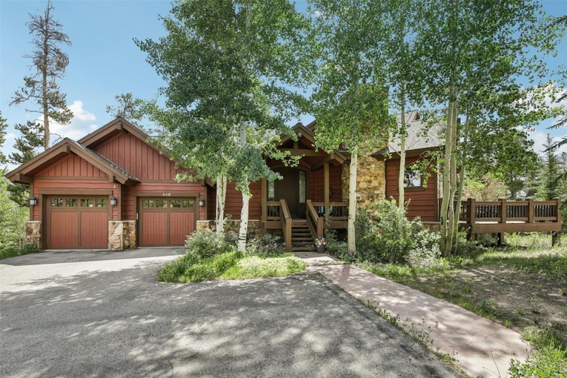 440 Two Cabins DRIVE