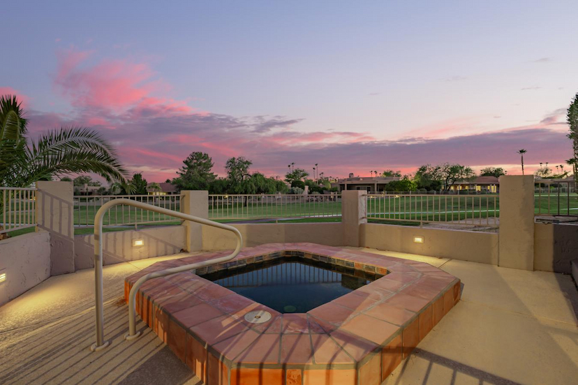 Luxury Golf Course Living!