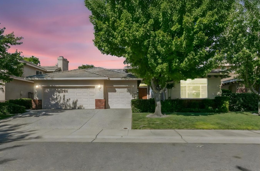 1120 Kingfisher Cir, Folsom, CA 95630-7660