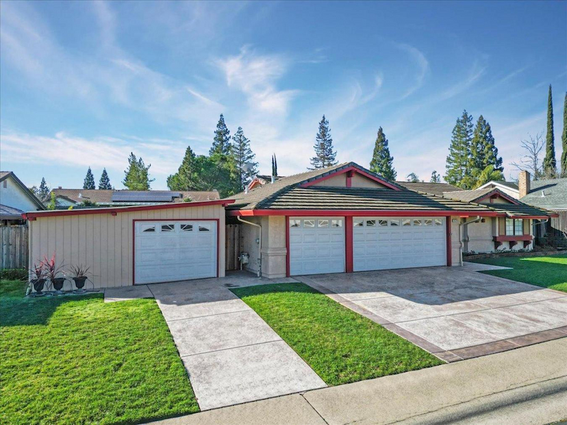 1834 Woodacre Way