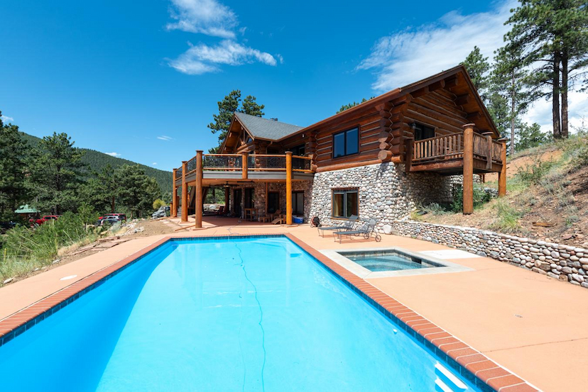 Luxury Log Home on 80 acres