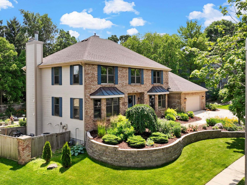 1369 Boundary Road