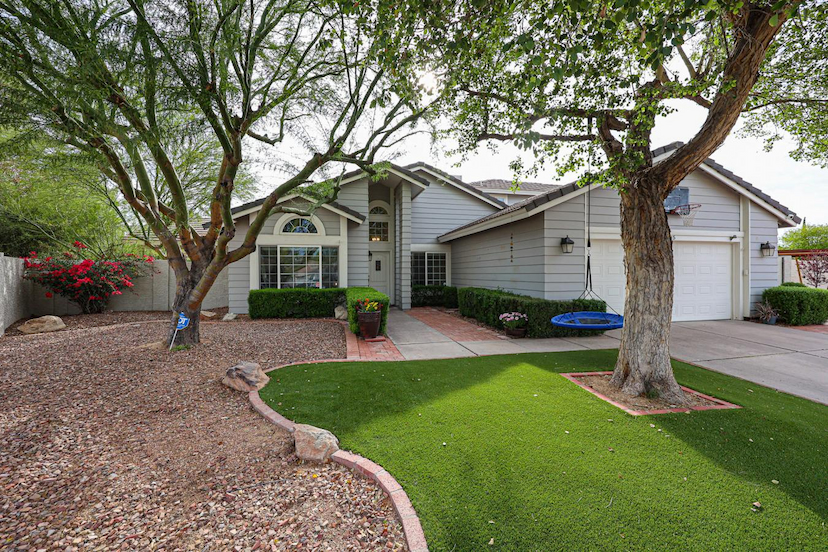 9015 E Altadena Avenue