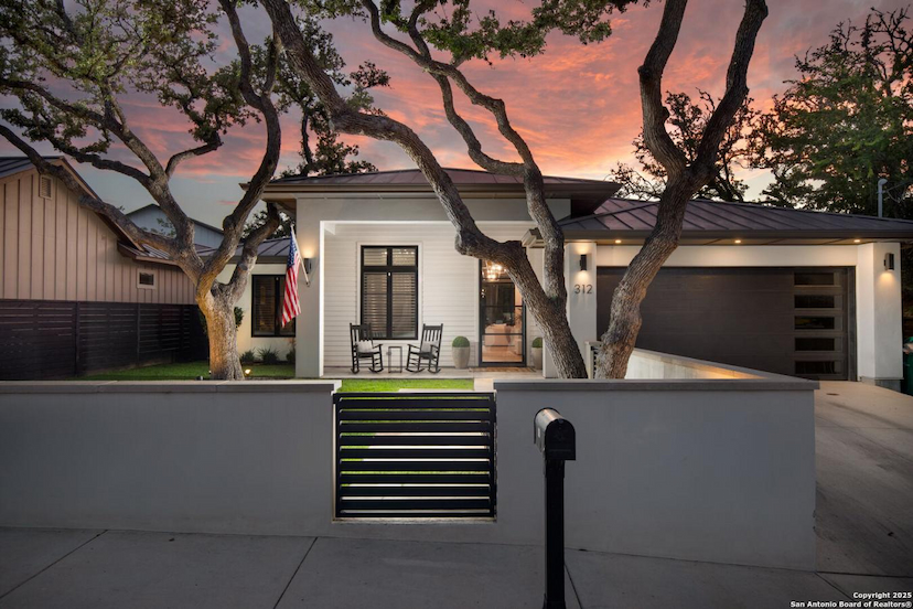 312 Frey Street