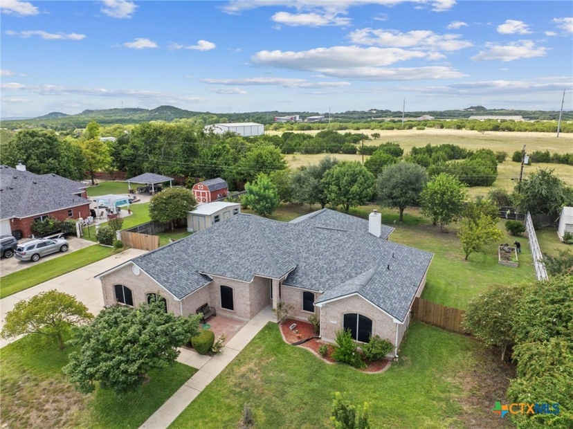 1203 Hummingbird Road