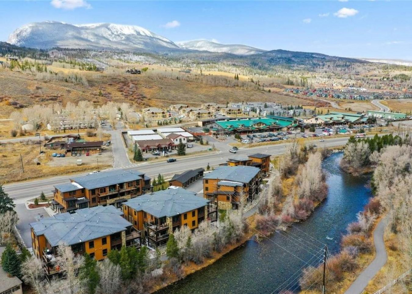 1070 Blue River PARKWAY 204