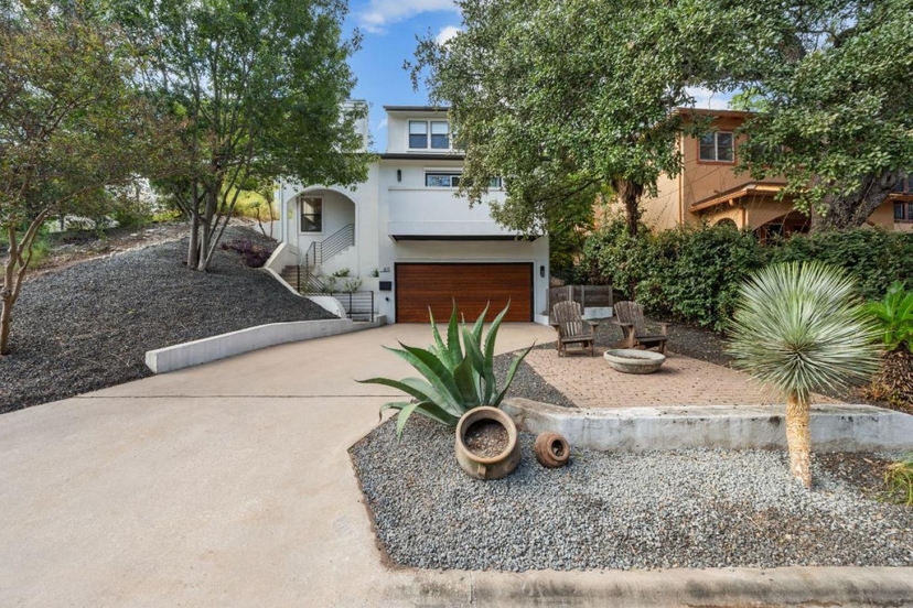 811 Rutherford Place