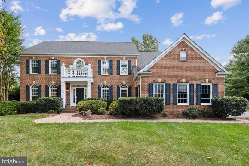 10907 GREAT POINT COURT