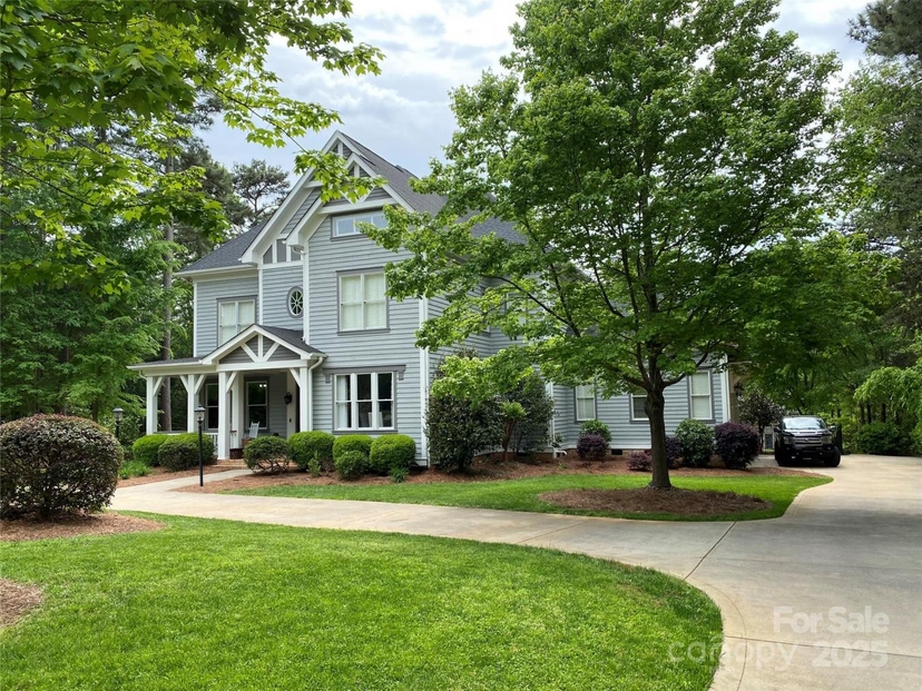 206 Dedham Loop