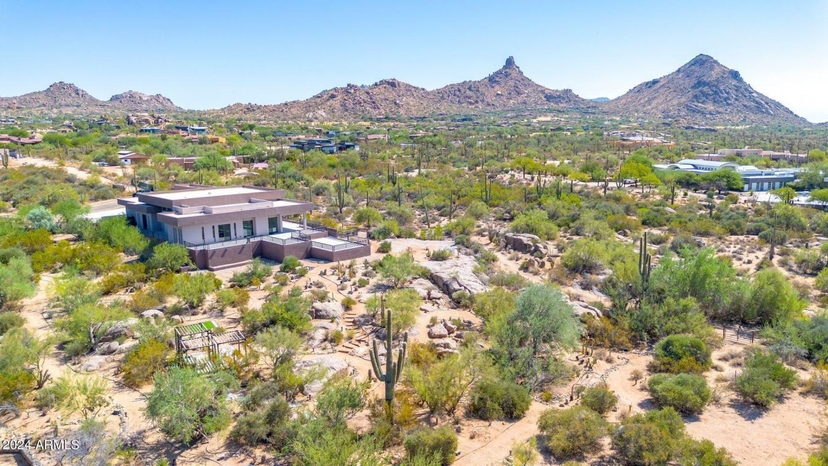 Luxury Living on 6.64 Acres with City Light Views