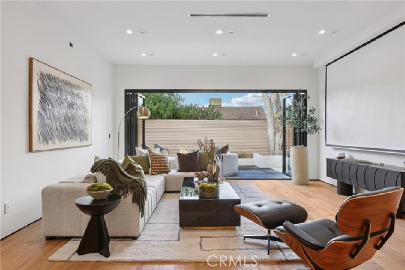 5407 Via Del Valle