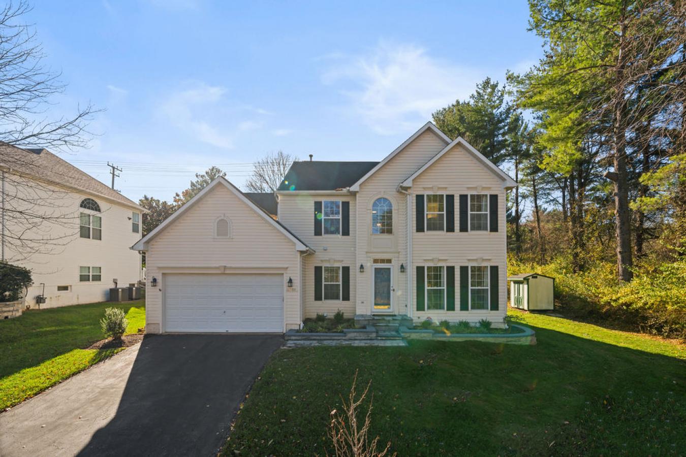 6909 Berry Wood Court